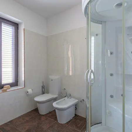 Citybreak * بولا